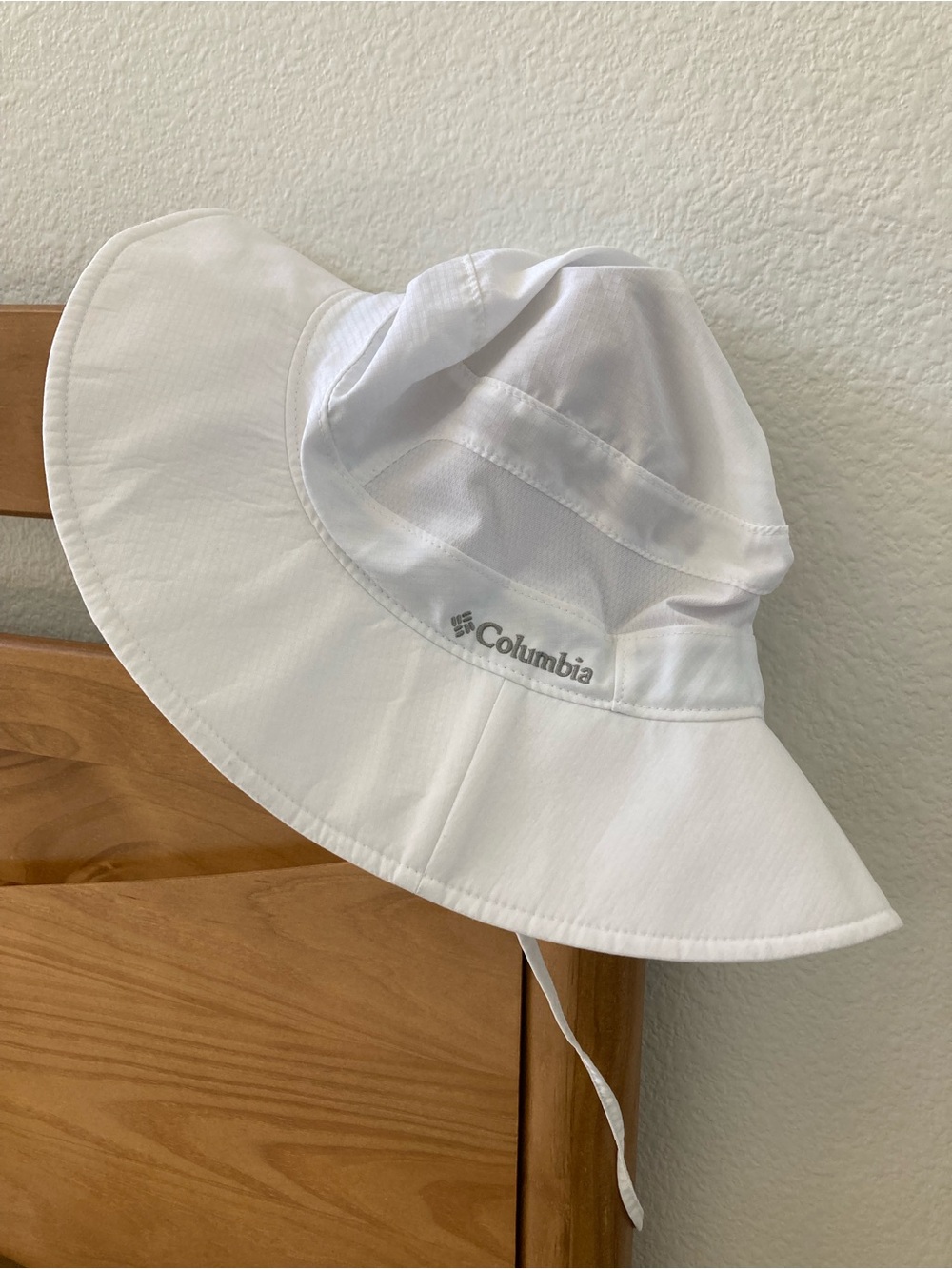 Columbia White Wide-Brim women’s Sun Hat Size Small